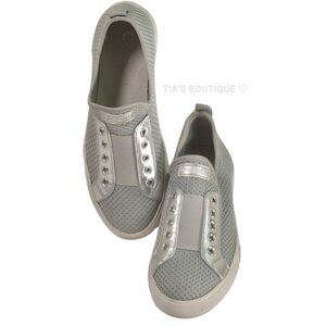 GBG LOS ANGELES Oaker Slip-On Sneakers Women’s Size 9